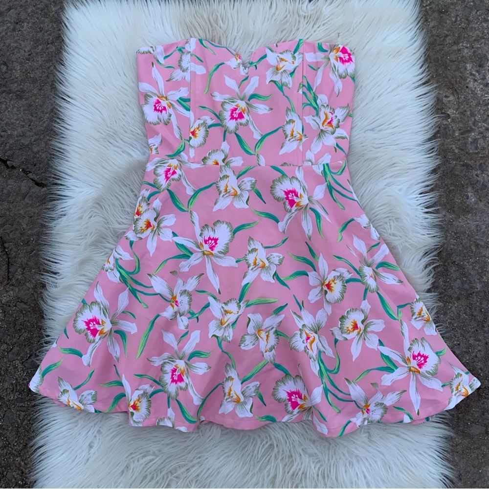 LovPosh Pink Floral Print Mini Dress - Picture 2 of 6